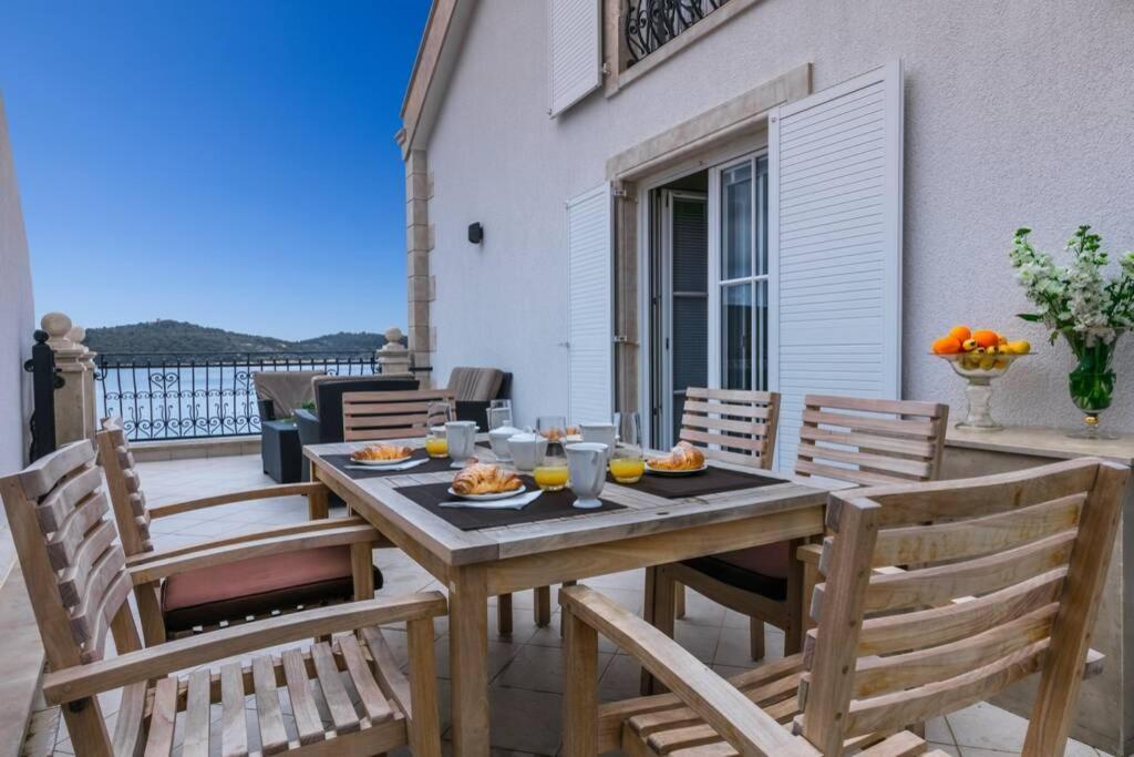 Seafront For4 Apartman *